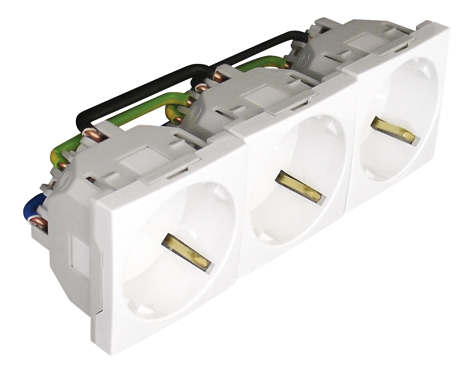 Block of Three Earth Sockets (Schuko Type) - 6 Modules